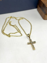 CADENA BARBADA CON CRISTO TUBULAR - 60 CM - ORO 10K