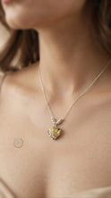 COLLAR GARGANTILLA CORAZÓN CON MICROPERLA EN FORMA DE GIRASOLES - PLATA .925