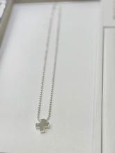 CADENA BOLEADA CON DIJE CRUZ TAMBOREADA - PLATA .925