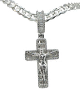 DIJE CRISTO CON PIEDRA ZIRCONIA BAGUETTE - PLATA .925