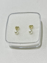 BROQUEL CORAZÓN CON PERLA - ORO 10K