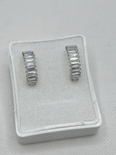 ARRACADA MEDIANA LÍNEA BAGUETE HORIZONTAL - PLATA .925