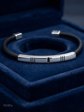 BRAZALETE CAUCHO PLACA LÍNEAS  - PLATA .925