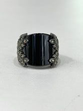 ANILLO PIEDRA NEGRA HOJAS MARQUESITA- PLATA .925