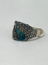ANILLO PIEDRA VERDE CON HOJAS MARQUESITA - PLATA .925