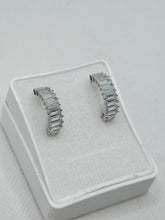 ARRACADA MEDIANA LÍNEA BAGUETE HORIZONTAL - PLATA .925