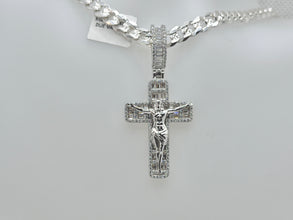 DIJE CRISTO CON PIEDRA ZIRCONIA BAGUETTE - PLATA .925