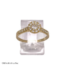 ANILLO ZIRCONIA CENTRAL CON CONTORNO MULTIZIRCONIAS  - ORO 10K