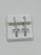 ARRACADA CON CRUZ RECTA COLGANTE - PLATA .925