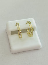 ARRACADA HUGGI CANAL ZIRCONIA MED - ORO 10K