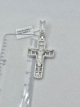 DIJE CRISTO CON PIEDRA ZIRCONIA BAGUETTE - PLATA .925