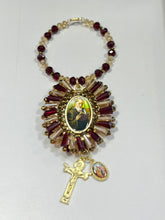 BENDICIÓN ARO CON MEDALLA SAN BENITO BORDADA DE CRISTAL CONOS