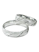 ARGOLLA 5 MM ARENADO - LÍNEAS DIAGONALES LISAS - PLATA .925
