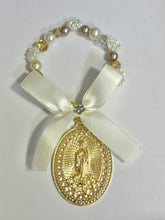 BENDICIÓN ARO FLORES CON MEDALLA VIRGEN DE GUADALUPE 3D