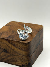 ANILLO HUELLAS DE BEBÉ CON ALA - PLATA .925