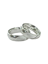 ARGOLLA LINEAS DIAGONAL LISO Y ARENA - PLATA .925