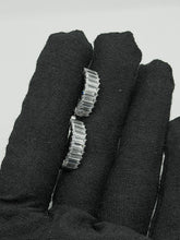 ARRACADA MEDIANA LÍNEA BAGUETE HORIZONTAL - PLATA .925