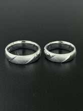 ARGOLLA LINEAS DIAGONAL LISO Y ARENA - PLATA .925