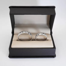 ARGOLLAS ORO BLANCO CUADRÍCULA PUNTEADA - ORO 14K