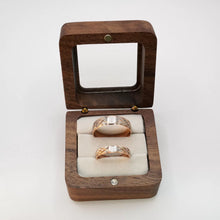 ARGOLLAS BI COLOR - BLANCO MATE CON LÍNEAS CRUZADAS ROSA - ORO 14K