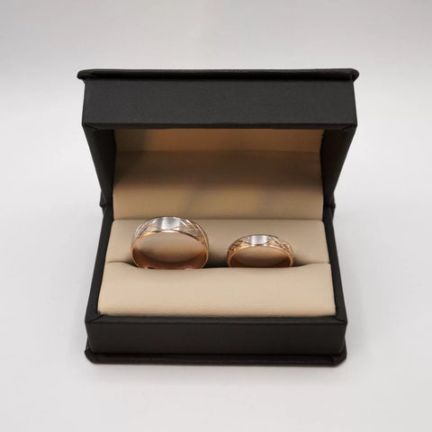 ARGOLLAS BI COLOR - BLANCO MATE CON LÍNEAS CRUZADAS ROSA - ORO 14K