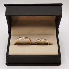 ARGOLLAS ORO FLORENTINO - LINEA DIAGONAL CON 3 ZIRCONIAS - ORO 10K