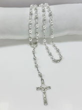 ROSARIO CRISTAL CON PERLA - PLATEADO