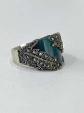 ANILLO PIEDRA VERDE CON HOJAS MARQUESITA - PLATA .925