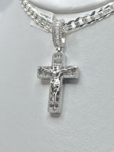 DIJE CRISTO CON PIEDRA ZIRCONIA BAGUETTE - PLATA .925