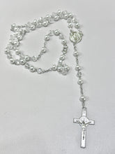 ROSARIO CRISTAL CON PERLA - PLATEADO