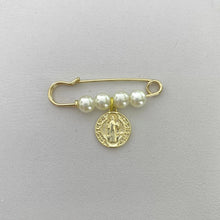 PIN FISTOL BROCHE CON MEDALLA DE CHAPA DE ORO - SAN BENITO ABAD