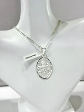 CADENA CON MEDALLA VIRGEN DESATANUDOS - MATE - PLATA .925