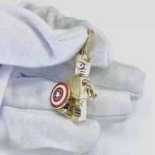 DIJE PERSONAJE CAPITÁN AMERICAA - ORO 10K
