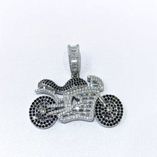 DIJE  MOTOCICLETA CON PIEDRA CIRCONIA - PLATA .925