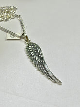 DIJE DE ALA DE ANGEL PAVONADO - 6 CM  - PLATA .925
