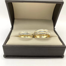 ARGOLLAS BI COLOR - TRES LINEAS BLANCO FONDO RAYADO AMARILLO - ORO 10K