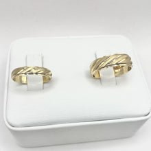 ARGOLLAS ORO AMARILLO - LINEAS DIAGONALES FONDO ARENADO - ORO 10K