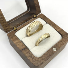 ARGOLLAS ORO AMARILLO - LINEAS DIAGONALES FONDO ARENADO - ORO 10K