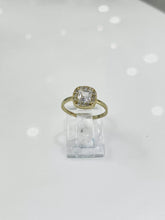 ANILLO ZIRCONIA CUADRO BLANCO CONTORNO CURVO - ORO 10K