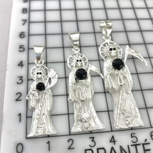 DIJE SANTA MUERTE CON BOLA NEGRA - PLATA .925