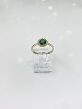 ANILLO VERDE ZIRCONIA REDONDA CORONA - ORO 10K
