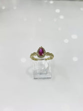 ANILLO ZIRCONIA GOTA GUINDA ONDAS LATERAL - ORO 10K