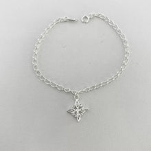 PULSERA CON DIJE DE NUDO DE BRUJA - PLATA .925