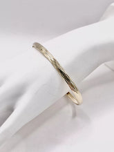 ARO PULSERA - DISEÑO DIAM CORTES - 6.5 CM X 4 MM - ORO 10K