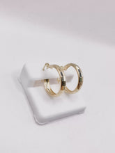 ARRACADA DISEÑO FACETADO - 2 CM  x 4 MM - ORO 10K