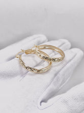 ARRACADA DISEÑO DIAMANTADO ROMBOS - 2.5 CM  x 4 MM - ORO 10K