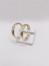 ARRACADA DISEÑO CORTES - 3 CM  x 6.5 MM - ORO 10K