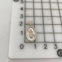 CADENA CON MEDALLA VIRGEN GUADALUPE OVALADA DETALLES BLANCO Y ROSA - ORO 10K