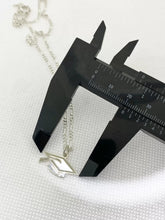 CADENA CON DIJE DE BIRRETE LISO PARA GRADUACIÓN - PLATA .925