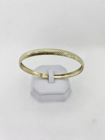 ARO OVALADO - GRABADO DIAMANTADO - 6.8 cm x 6 mm - ORO 10K